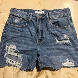 DISTRESSED DENIM BIKER SHORTS SIZE 28